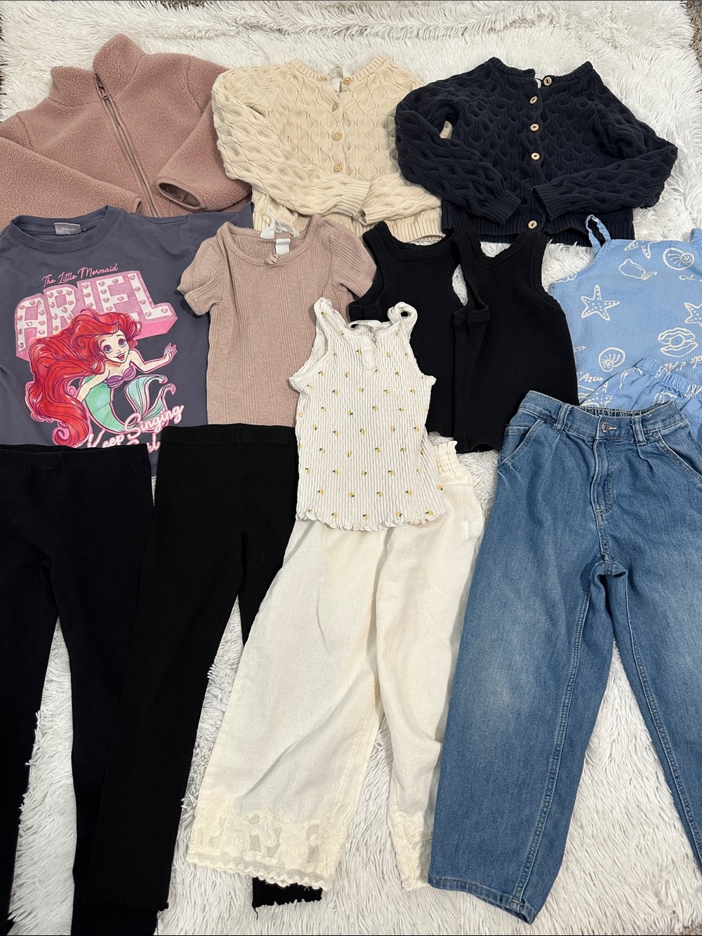 🟣 Bundle of 14 Girl’s Clothing Size 4/6